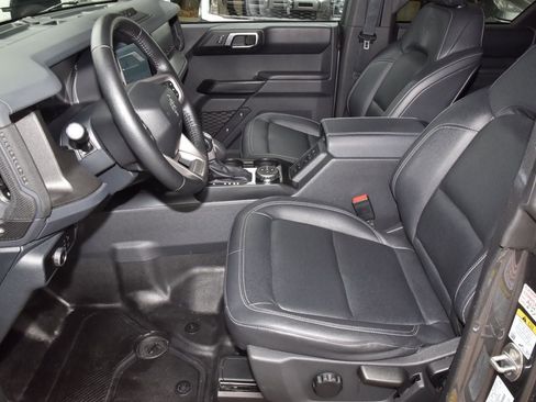 Used 2025 Ford Bronco Badlands AWD/4WD image 11