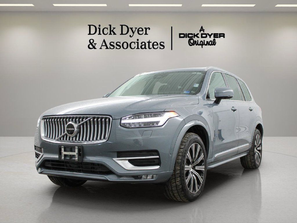 Certified 2023 Volvo XC90 B6 Plus AWD/4WD image 5