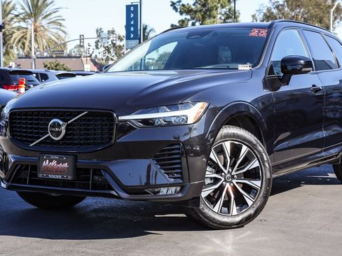 Used 2025 Volvo XC60 B5 Plus image 1