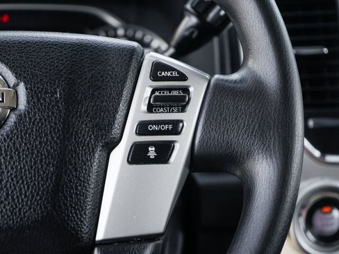 Used 2021 Nissan Titan SV image 21