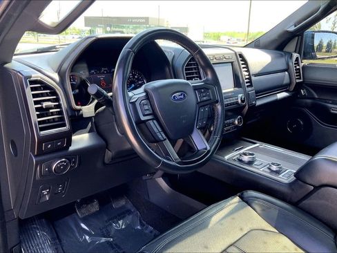 Used 2019 Ford Expedition Limited w/ Equipment Group 302A AWD/4WD image 13
