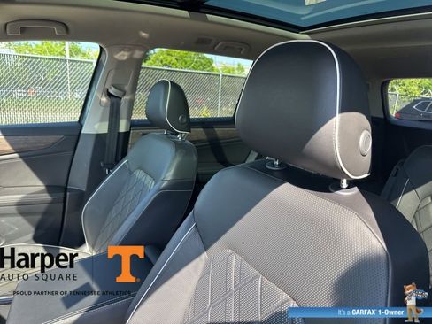 Used 2024 Volkswagen Atlas SEL Premium R-Line image 12