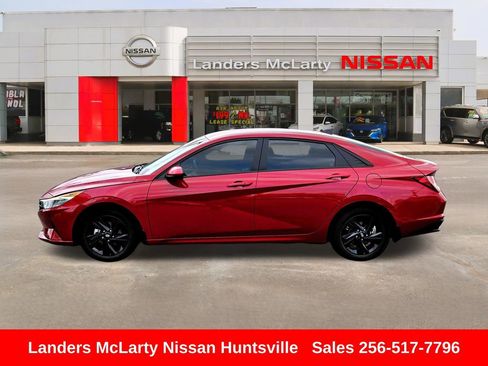 Used 2023 Hyundai Elantra SEL image 8