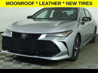 Used 2019 Toyota Avalon Touring video 1