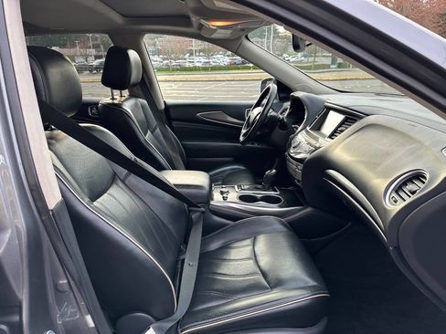 Used 2018 INFINITI QX60 Base AWD 4dr SUV w/ Premium Plus Package image 16