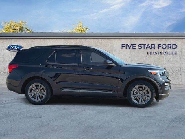Used 2023 Ford Explorer XLT w/ Equipment Group 202A RWD image 9