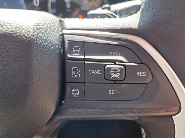 New 2026 Jeep Grand Cherokee Limited w/ Luxury Tech Group II RWD image 27