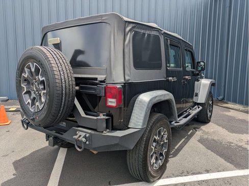 Used 2017 Jeep Wrangler Unlimited Sport w/ Connectivity Group AWD/4WD image 5