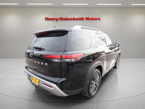 Used 2022 Nissan Pathfinder SL w/ SL Premium Package image 12