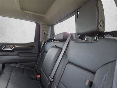 Used 2025 Chevrolet Silverado 1500 LT Trail Boss w/ LT Trail Boss Premium Package AWD/4WD image 16