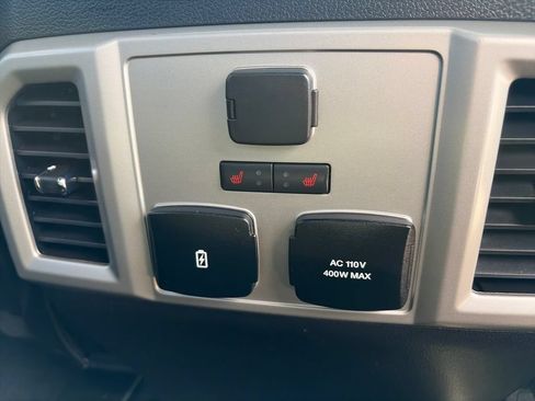 Used 2018 Ford F150 Lariat w/ Equipment Group 502A Luxury AWD/4WD image 39