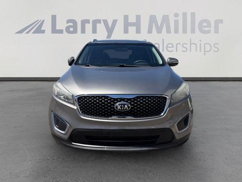 Used 2018 Kia Sorento FWD image 8