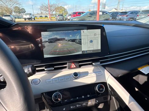 New 2026 Hyundai Elantra Limited image 19