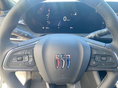 Used 2024 Buick Envista Avenir FWD image 3