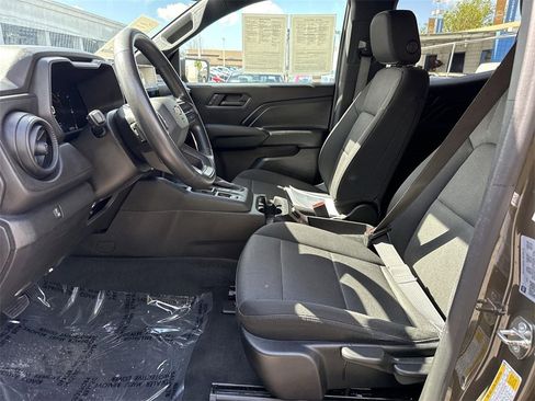 Used 2023 Chevrolet Colorado W/T image 16