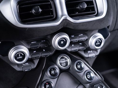 Used 2021 Aston Martin V8 Vantage Coupe image 61