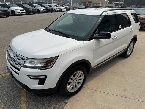 Used 2019 Ford Explorer XLT AWD/4WD image 10