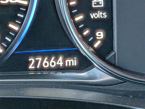 Used 2023 Chevrolet Traverse Premier w/ Redline Edition image 17