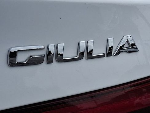 Used 2023 Alfa Romeo Giulia Veloce RWD image 31