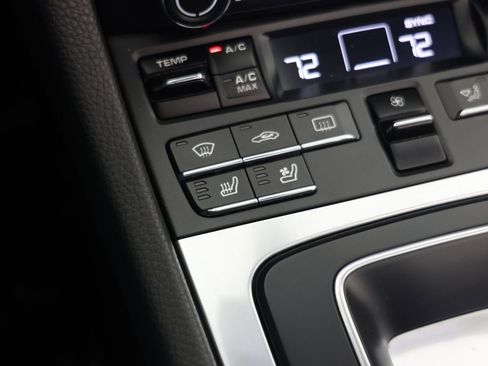 Used 2019 Porsche 718 Boxster image 9