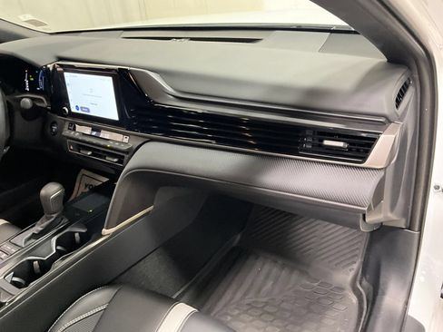 Used 2026 Toyota Camry SE FWD image 16