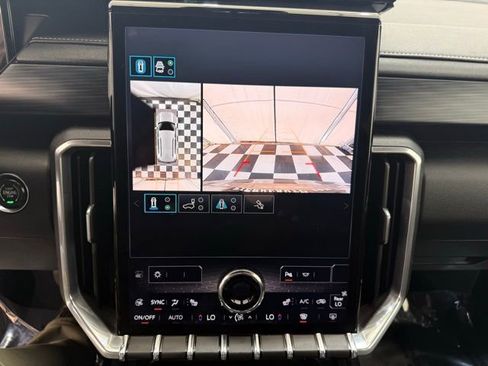 Used 2025 GMC Acadia Elevation image 38