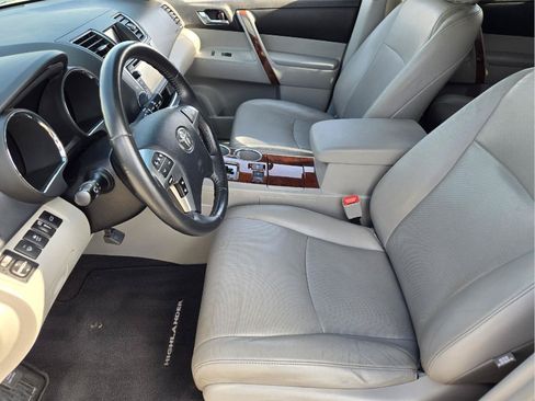 Used 2013 Toyota Highlander Limited FWD image 13
