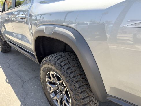 Used 2024 Chevrolet Colorado ZR2 w/ ZR2 Convenience Package III AWD/4WD image 43