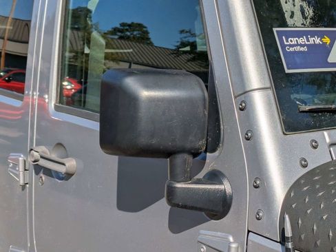 Used 2017 Jeep Wrangler Unlimited Sahara w/ Max Tow Package image 11