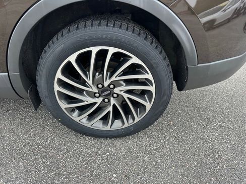 Used 2020 Lincoln Nautilus Reserve image 10