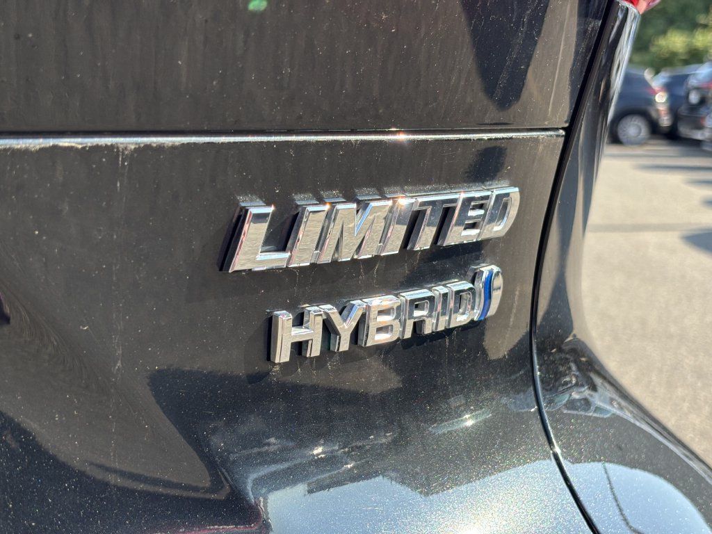 Used 2022 Toyota Venza Limited w/ Advanced Technology Package AWD/4WD image 12