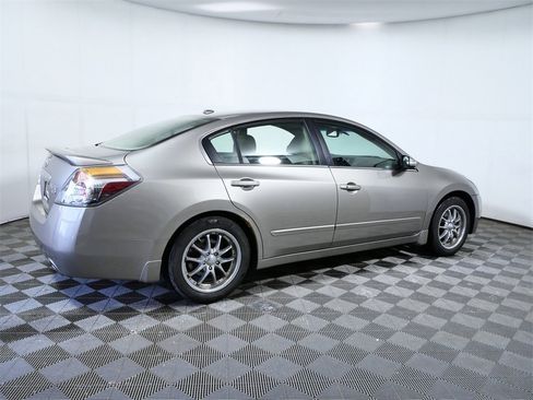 Used 2007 Nissan Altima 3.5 SE w/ XM Premium Pkg image 9