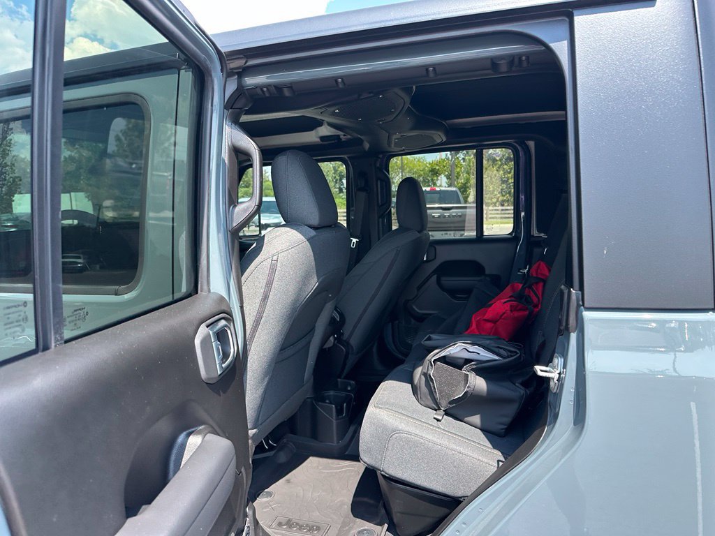 New 2026 Jeep Gladiator Sport AWD/4WD image 24