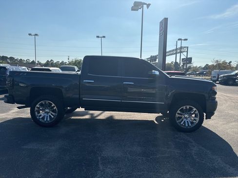 Used 2018 Chevrolet Silverado 1500 LTZ Z71 w/ LTZ Plus Package image 2