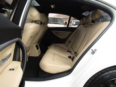 Used 2018 BMW 330i xDrive Sedan w/ Premium Package image 14