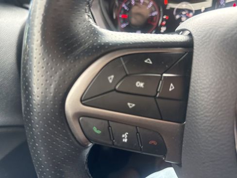 Used 2019 Dodge Challenger SXT w/ Blacktop Package image 21