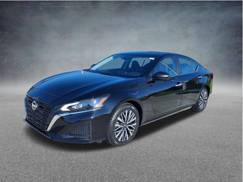 Used 2025 Nissan Altima 2.5 SV FWD image 5