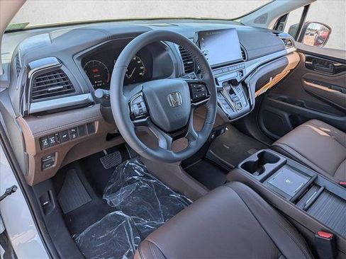New 2026 Honda Odyssey Touring image 3