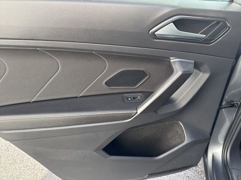 Certified 2023 Volkswagen Tiguan SE w/ Panoramic Sunroof Package image 14