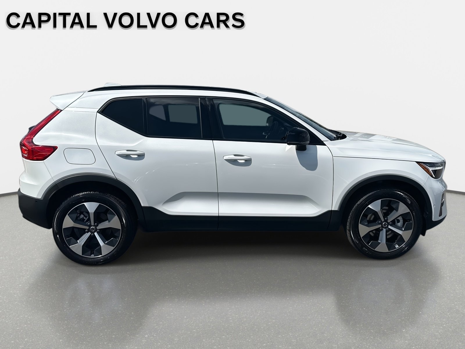New 2026 Volvo XC40 B5 Plus w/ Protection Package Premier AWD/4WD image 4