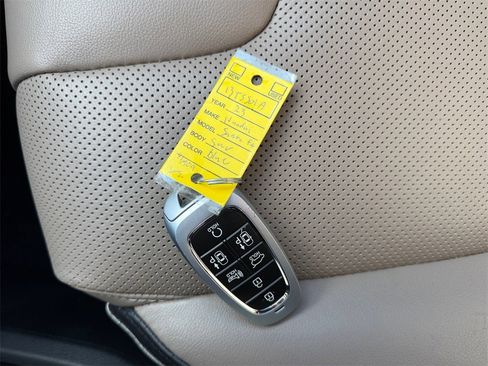 Used 2023 Hyundai Santa Fe Limited image 34