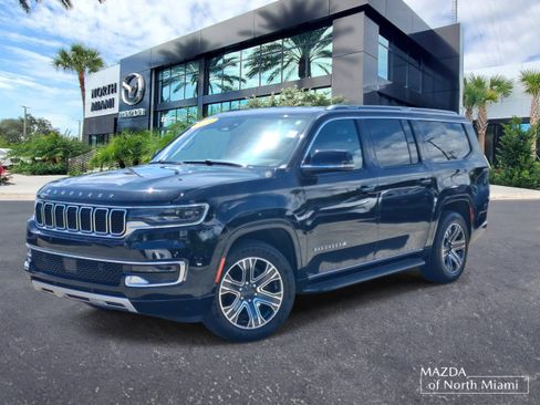 Used 2024 Jeep Wagoneer L Series II w/ Flexible Seating Group AWD/4WD image 1