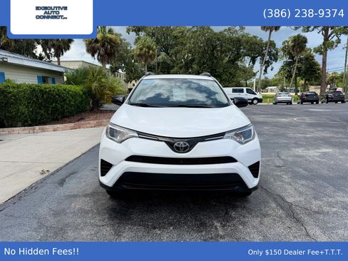 Used 2017 Toyota RAV4 LE FWD image 2