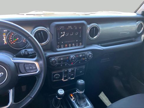 Used 2020 Jeep Wrangler Unlimited Sahara w/ Uconnect 4C Nav & Sound Group AWD/4WD image 6