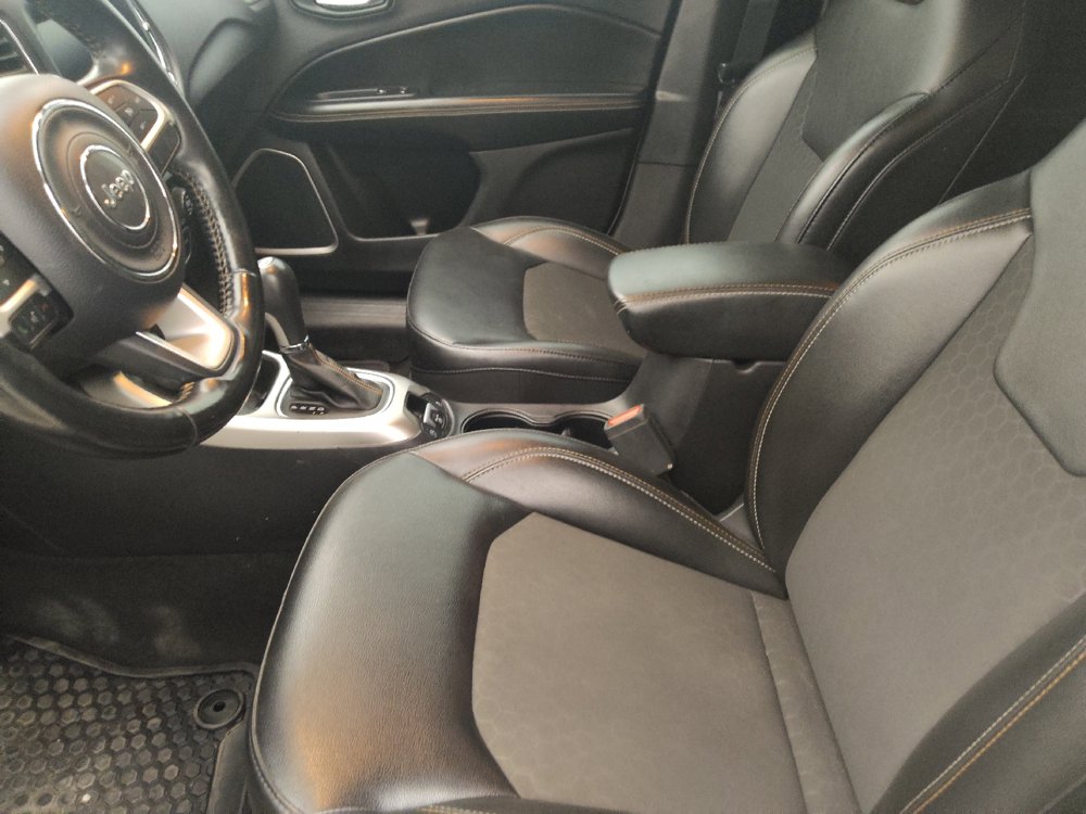 Used 2019 Jeep Compass Latitude w/ Popular Equipment Group AWD/4WD image 17