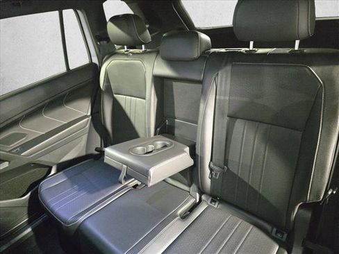 Used 2022 Volkswagen Tiguan SE R-Line image 15