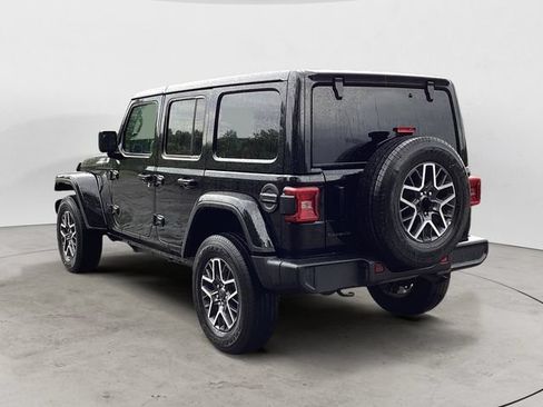 Certified 2025 Jeep Wrangler Unlimited Sahara AWD/4WD image 3