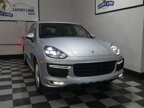 Used 2017 Porsche Cayenne GTS image 5