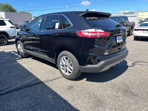 Used 2024 Ford Edge SEL image 6