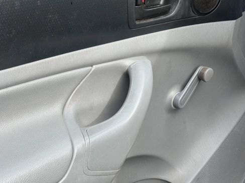 Used 2014 Toyota Tacoma 2WD Regular Cab image 15